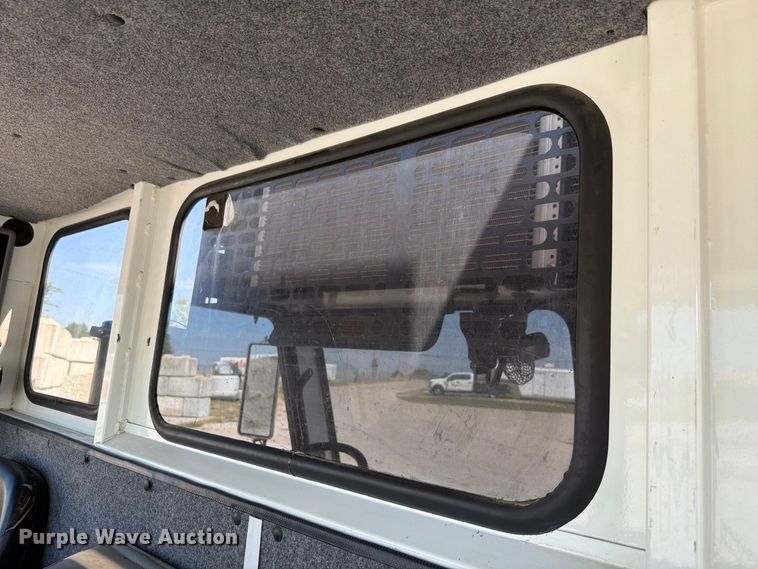 image for item NF9512 2019 Crane Carrier Company LET2 refuse truck