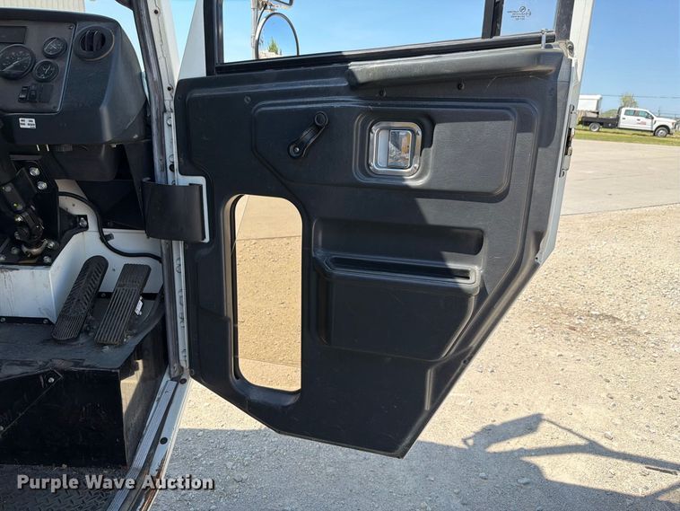 image for item NF9512 2019 Crane Carrier Company LET2 refuse truck
