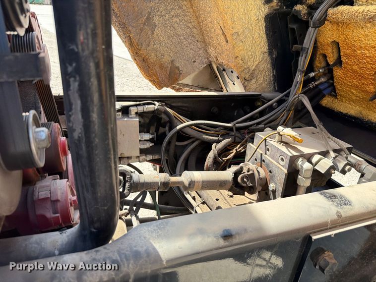image for item NF9512 2019 Crane Carrier Company LET2 refuse truck