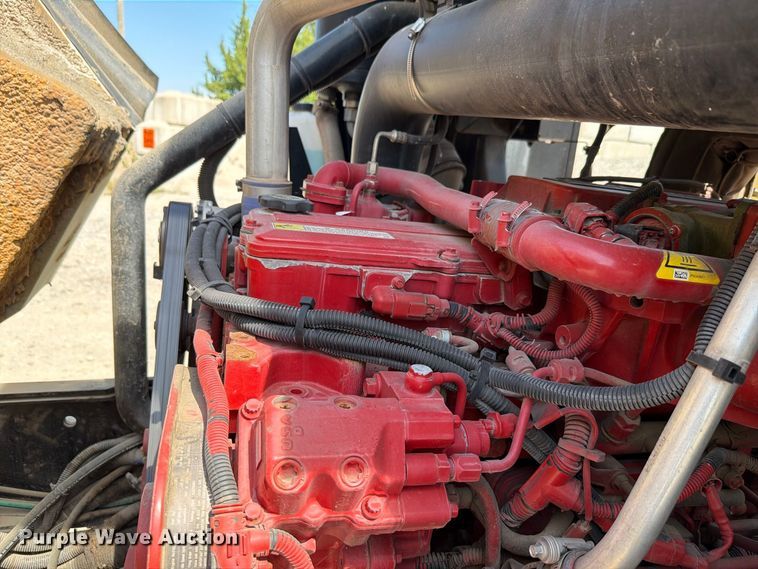 image for item NF9512 2019 Crane Carrier Company LET2 refuse truck