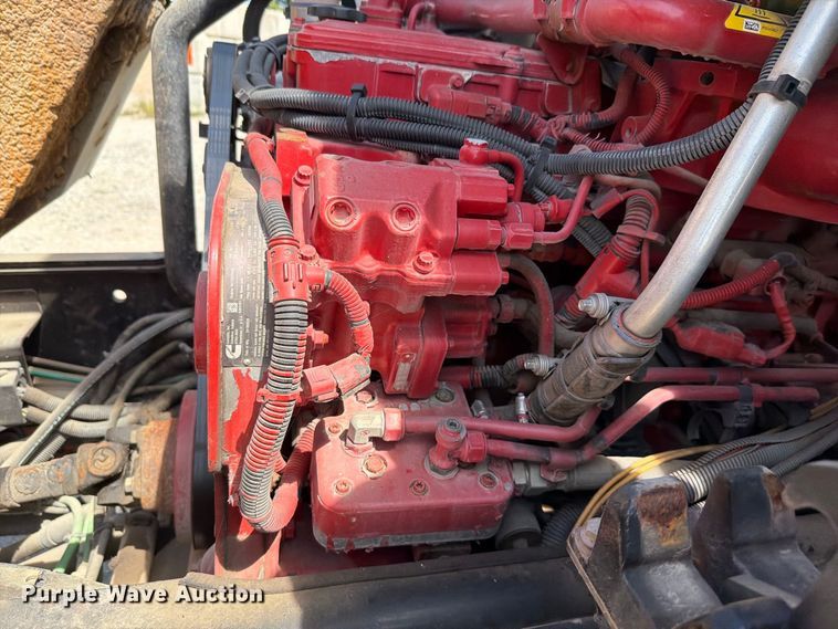 image for item NF9512 2019 Crane Carrier Company LET2 refuse truck