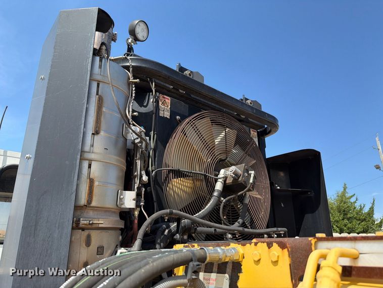 image for item NF9512 2019 Crane Carrier Company LET2 refuse truck