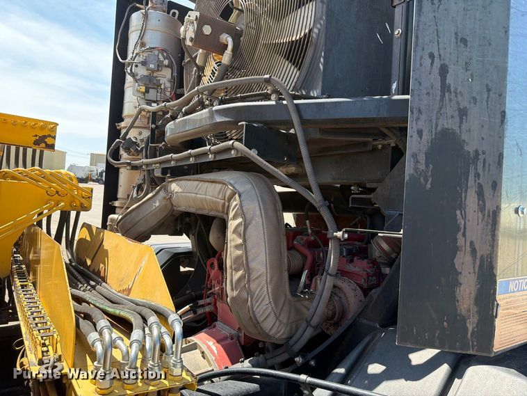 image for item NF9512 2019 Crane Carrier Company LET2 refuse truck