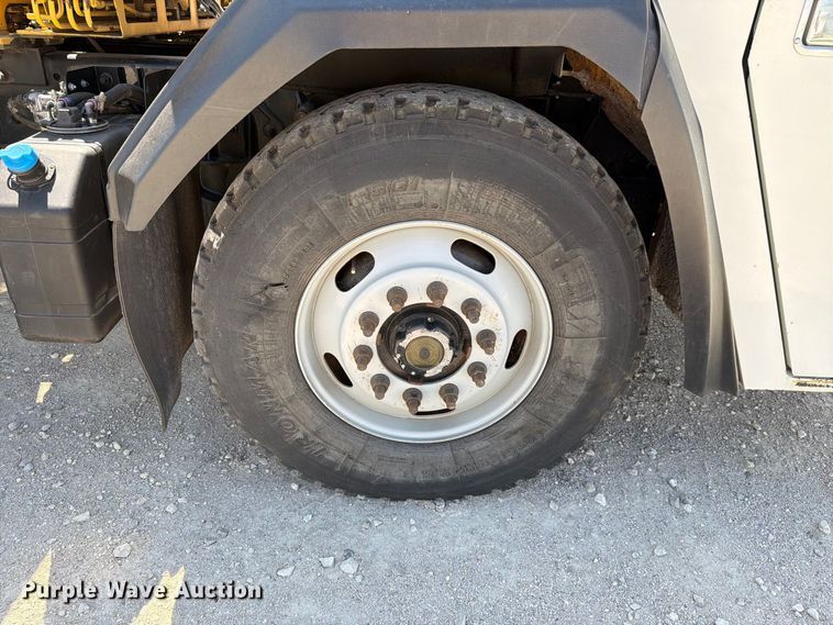 image for item NF9512 2019 Crane Carrier Company LET2 refuse truck