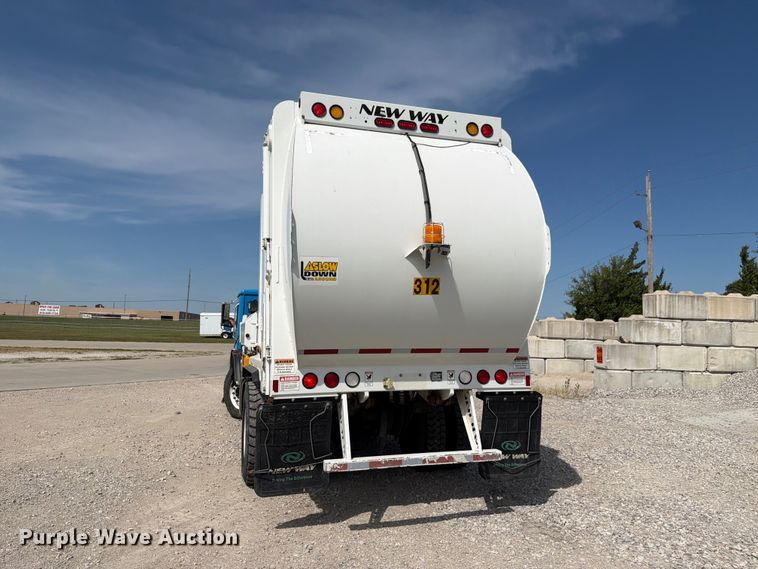 image for item NF9513 2014 Mack LEU600 refuse truck