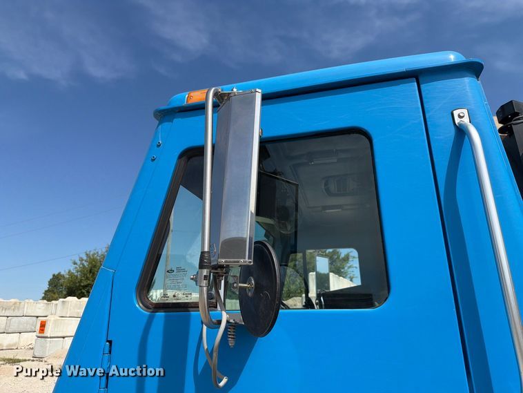 image for item NF9513 2014 Mack LEU600 refuse truck