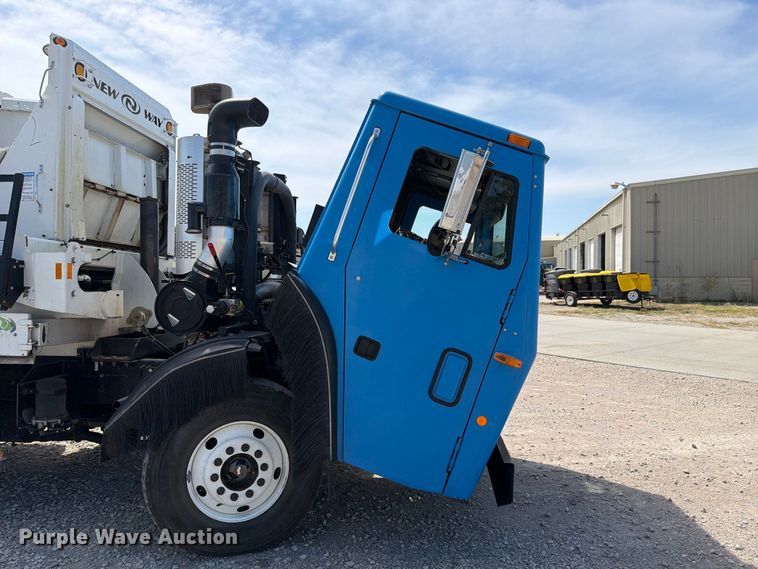image for item NF9513 2014 Mack LEU600 refuse truck