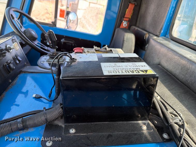 image for item NF9513 2014 Mack LEU600 refuse truck