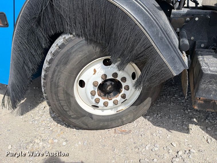 image for item NF9513 2014 Mack LEU600 refuse truck
