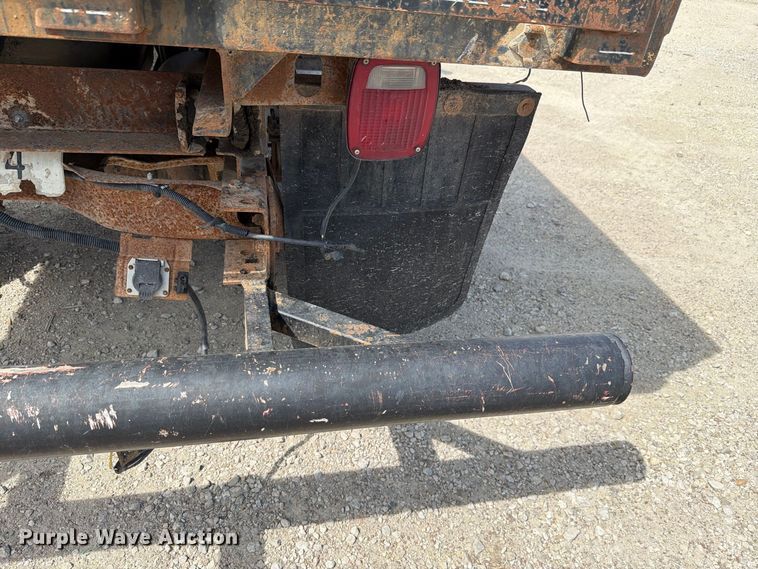 image for item NF9514 2000 Ford F250 Super Duty XL dump flatbed pickup truck