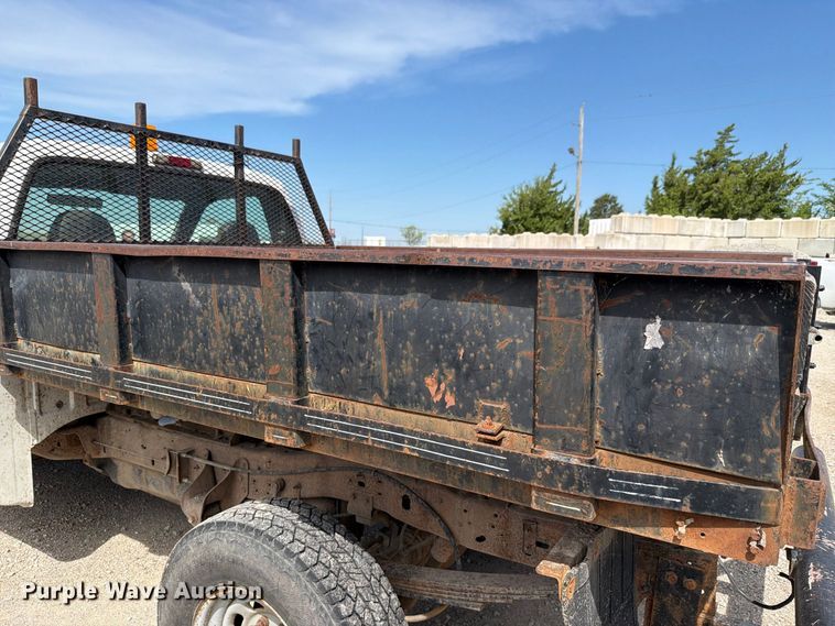 image for item NF9514 2000 Ford F250 Super Duty XL dump flatbed pickup truck