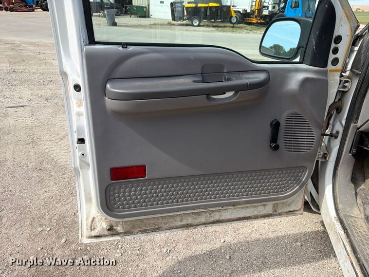 image for item NF9514 2000 Ford F250 Super Duty XL dump flatbed pickup truck