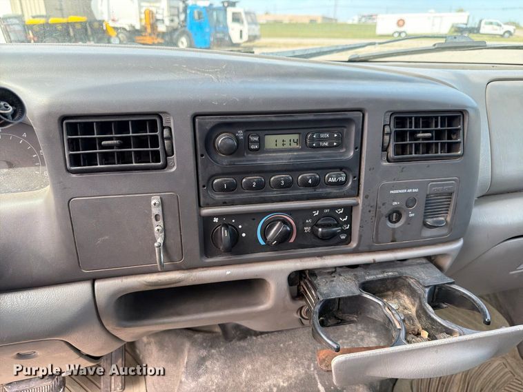 image for item NF9514 2000 Ford F250 Super Duty XL dump flatbed pickup truck