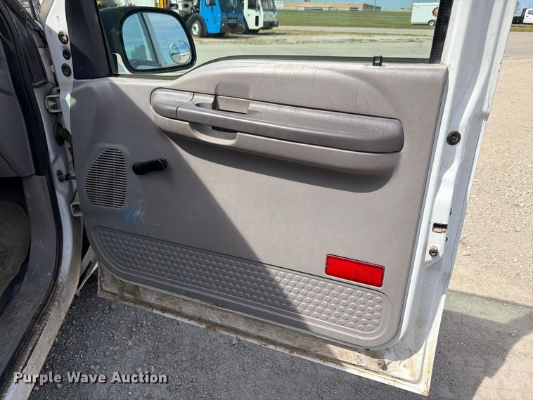 image for item NF9514 2000 Ford F250 Super Duty XL dump flatbed pickup truck
