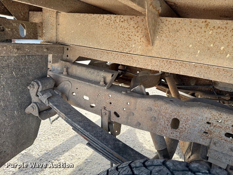image for item NF9514 2000 Ford F250 Super Duty XL dump flatbed pickup truck