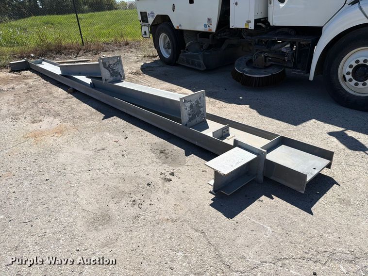 image for item NF9539 (3) steel beams