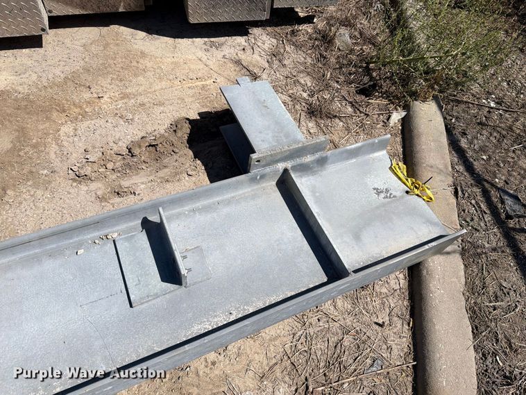 image for item NF9539 (3) steel beams