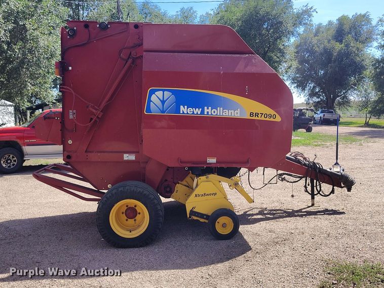 image for item BI9754 New Holland BR7090 round baler