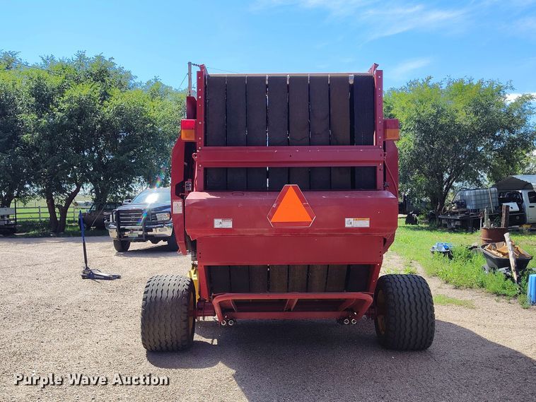 image for item BI9754 New Holland BR7090 round baler