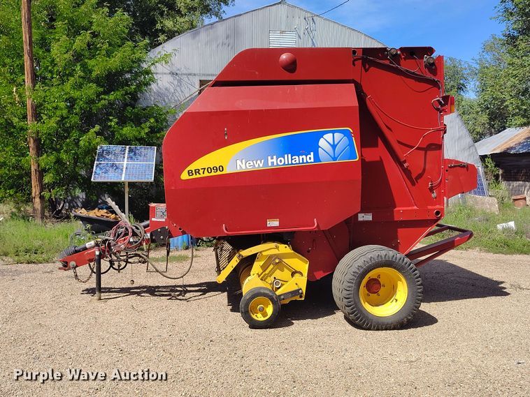 image for item BI9754 New Holland BR7090 round baler