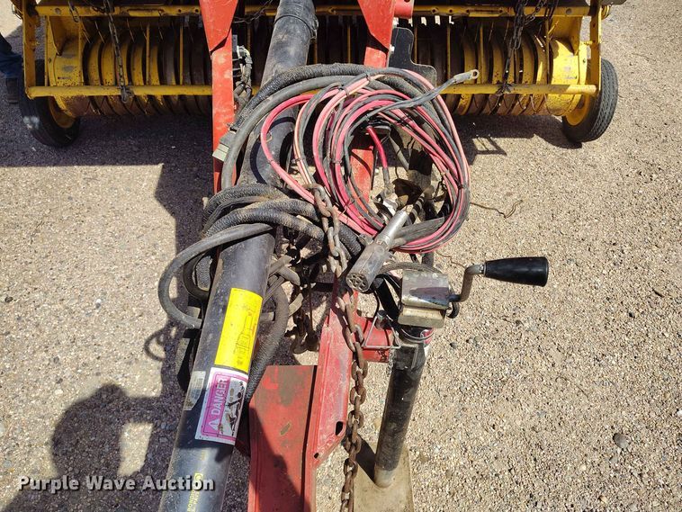 image for item BI9754 New Holland BR7090 round baler