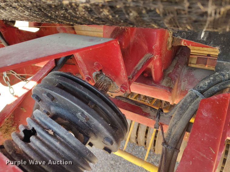 image for item BI9754 New Holland BR7090 round baler