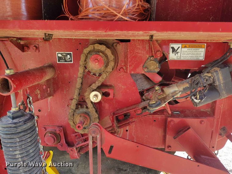 image for item BI9754 New Holland BR7090 round baler