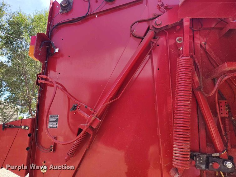 image for item BI9754 New Holland BR7090 round baler