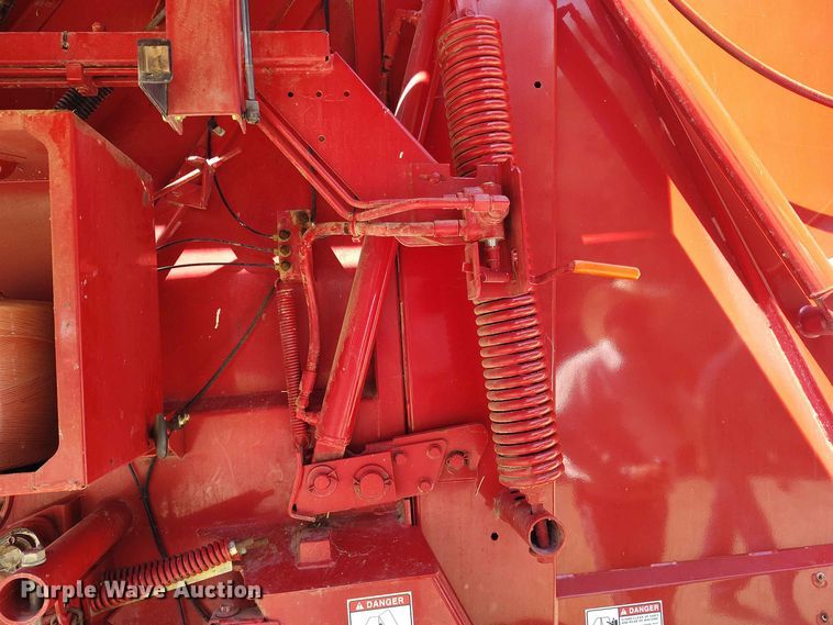 image for item BI9754 New Holland BR7090 round baler