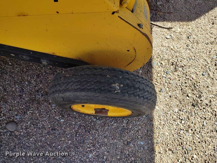 image for item BI9754 New Holland BR7090 round baler