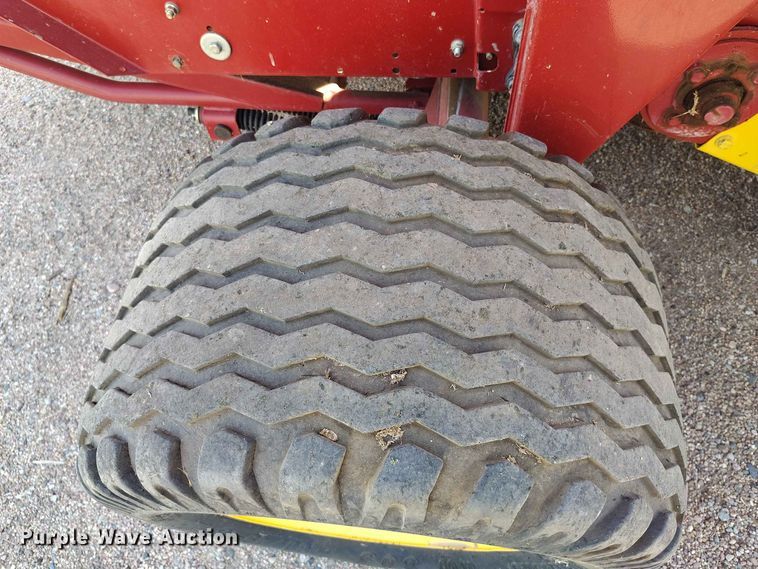 image for item BI9754 New Holland BR7090 round baler