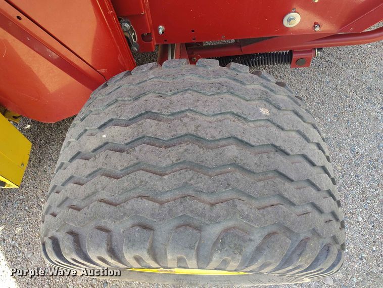 image for item BI9754 New Holland BR7090 round baler