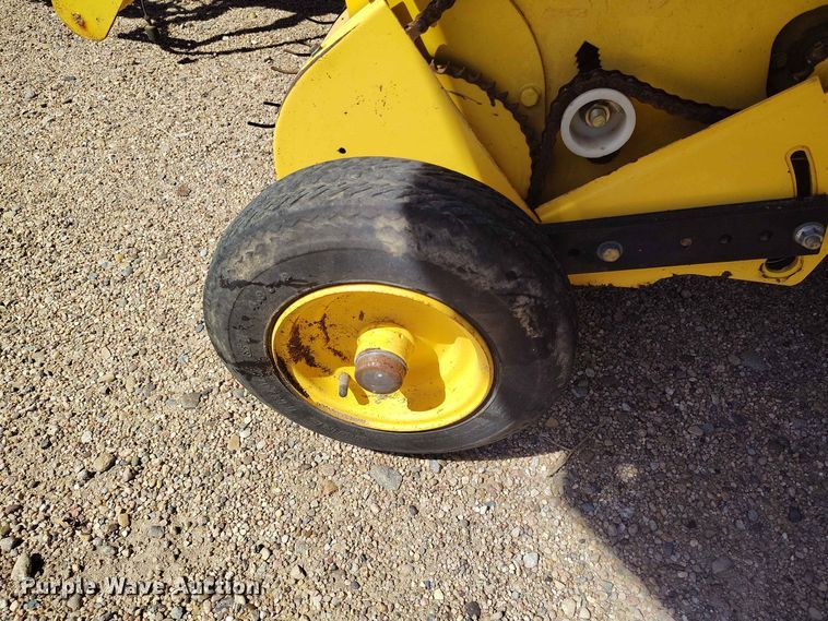 image for item BI9754 New Holland BR7090 round baler