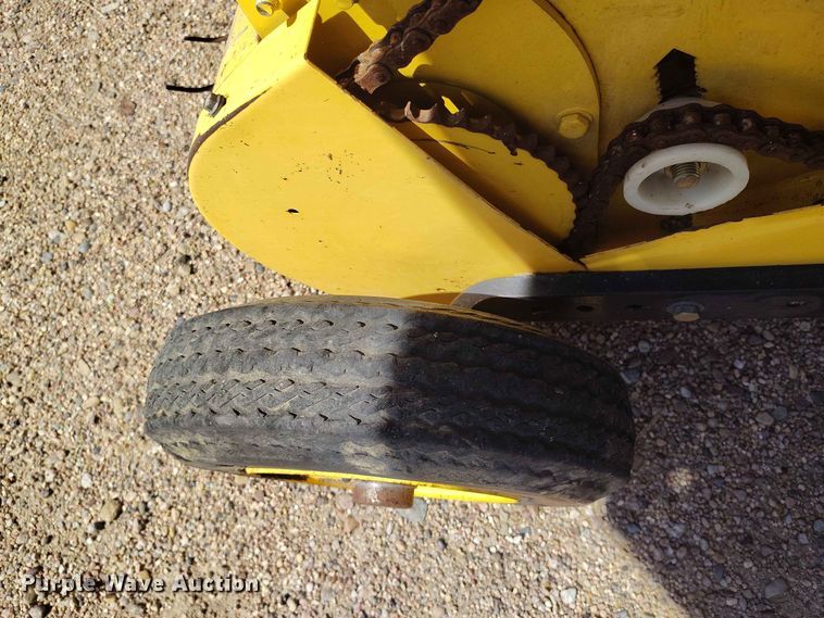 image for item BI9754 New Holland BR7090 round baler