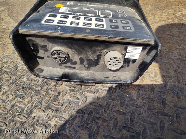 image for item BI9754 New Holland BR7090 round baler