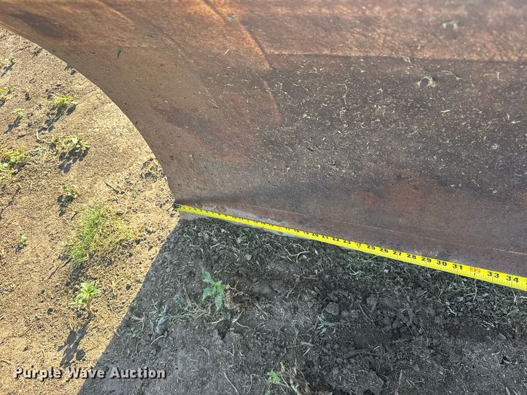 image for item DY3254 Henke dozer blade