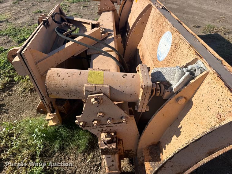 image for item DY3254 Henke dozer blade