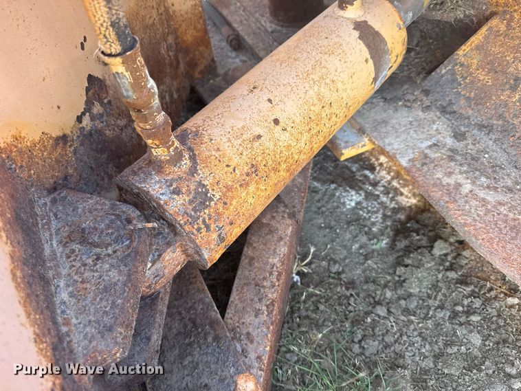 image for item DY3254 Henke dozer blade