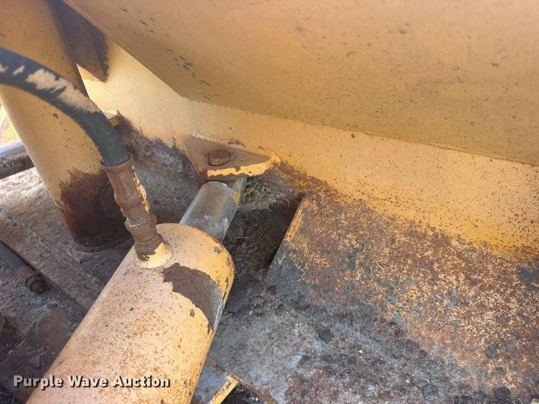 image for item DY3254 Henke dozer blade