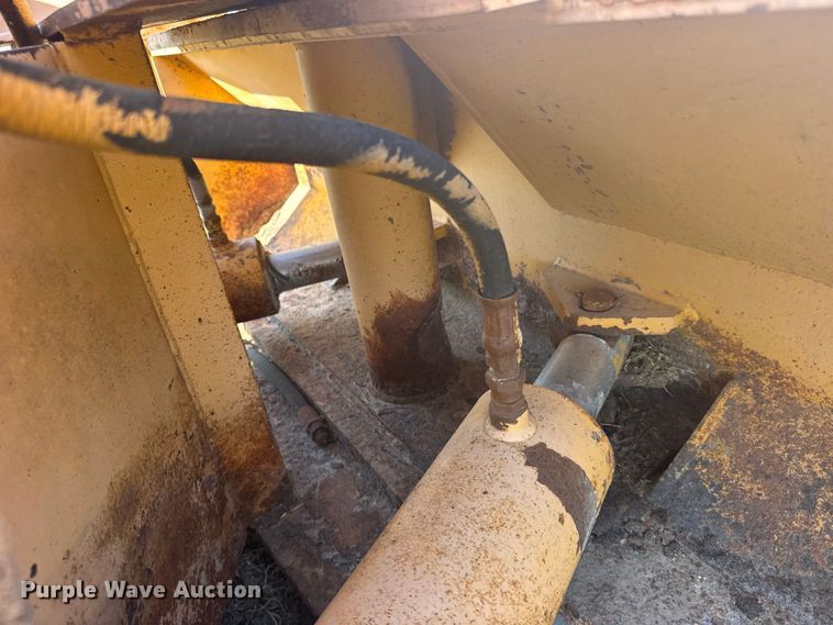 image for item DY3254 Henke dozer blade