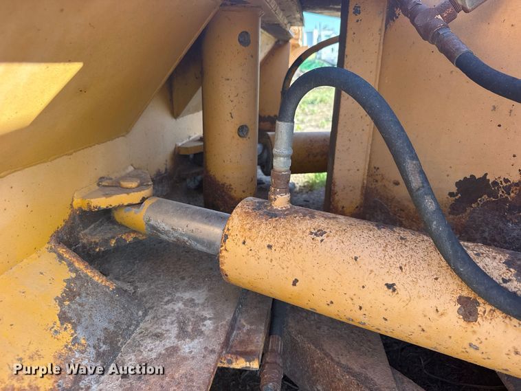 image for item DY3254 Henke dozer blade