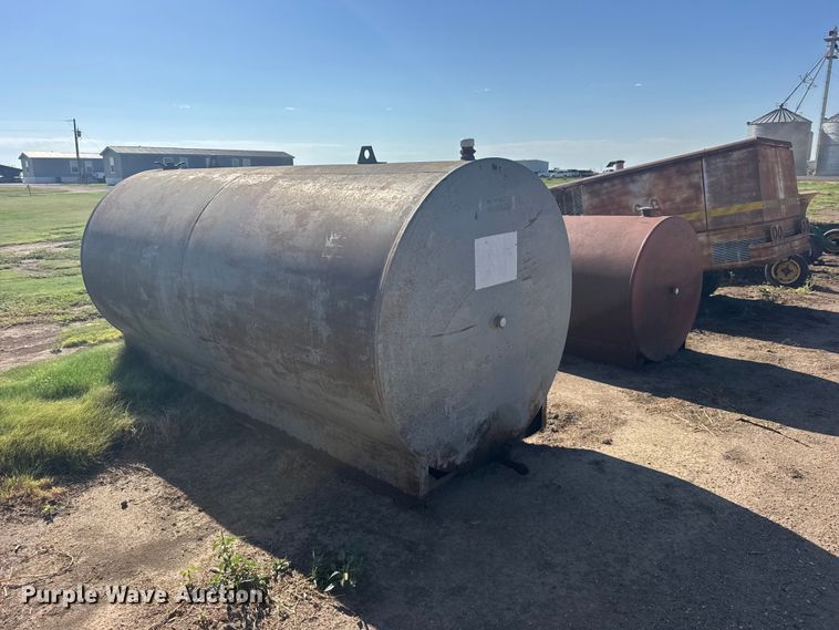 image for item DY3259 (2) fuel tanks