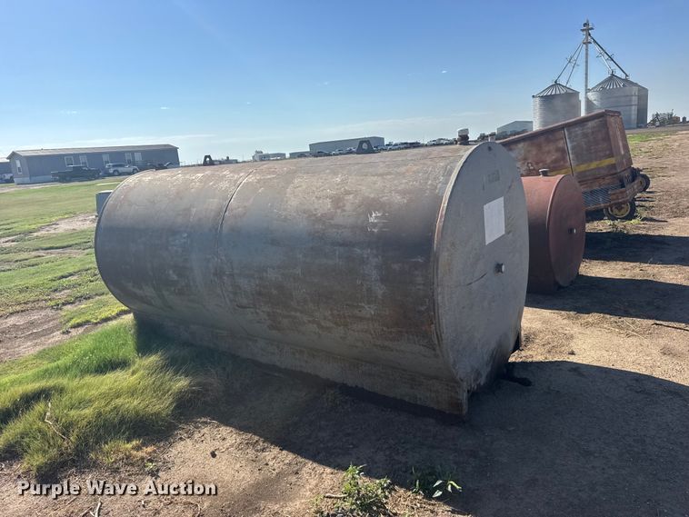 image for item DY3259 (2) fuel tanks