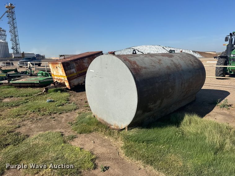 image for item DY3259 (2) fuel tanks