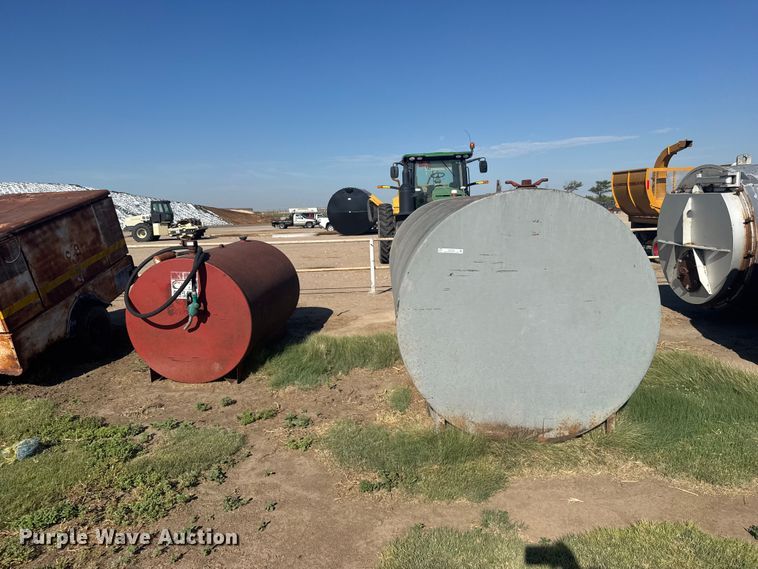 image for item DY3259 (2) fuel tanks