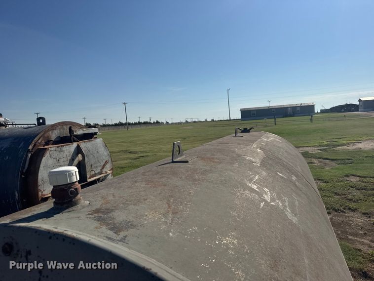 image for item DY3259 (2) fuel tanks