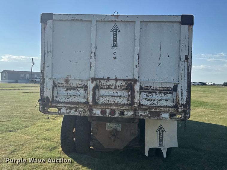 image for item DY3261 1995 Ford LTS9000 grain truck