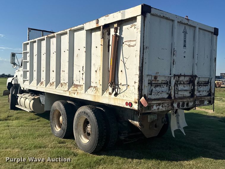 image for item DY3261 1995 Ford LTS9000 grain truck