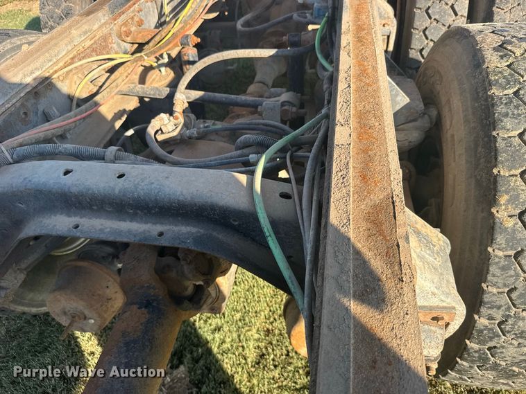 image for item DY3261 1995 Ford LTS9000 grain truck