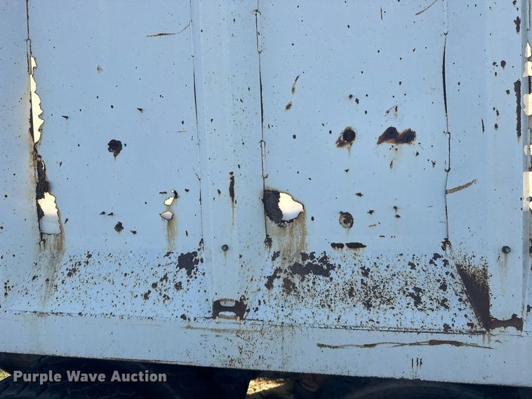 image for item DY3261 1995 Ford LTS9000 grain truck
